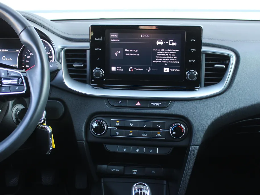 Kia XCeed 1.5 T-GDI MHEV DynamicLine | Android Auto/Apple Carplay | Stoel-/stuurverwarming | 16' LM | Camera | Zeer weinig km |