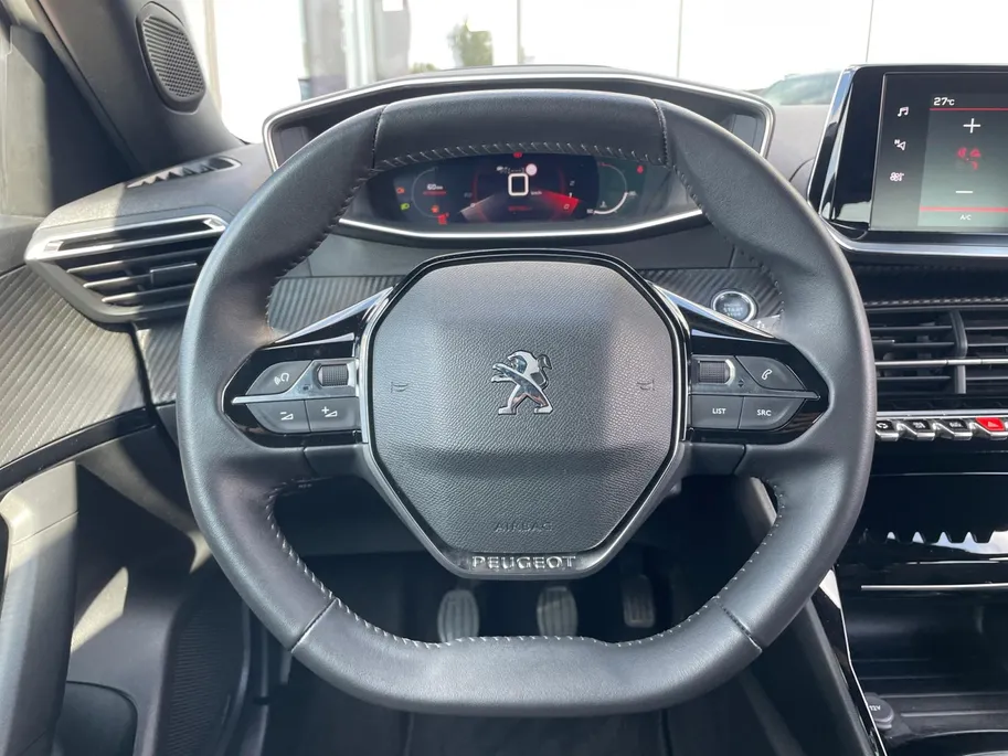 Peugeot 2008 1.2 PureTech Allure Pack *Navi+Camera*Climate Control*Stoelverwarming*LM.Velgen*1ste eigenaar!