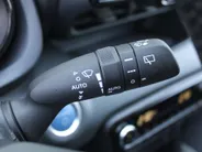 Mazda 2 Hybrid 1.5 Select | Trekhaak | Stuur-/stoelverwarming | Camera | HUD | Telefoonlader | Dodehoek detectie | Cruise adapt. | Clima | 16' LM |
