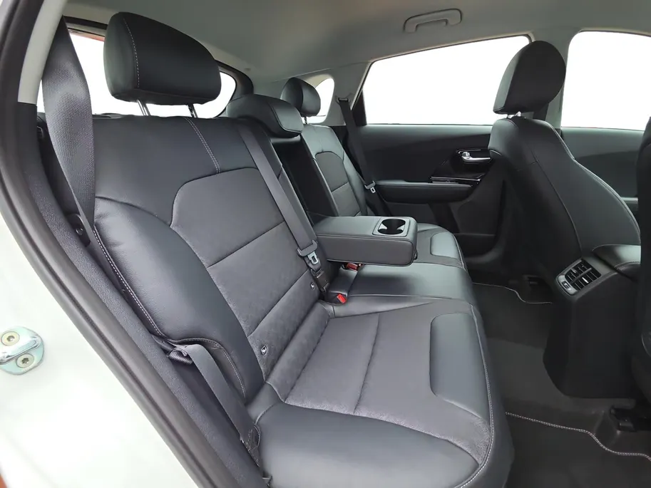 Kia Niro 1.6i PHEV DynamicPlusLine Automaat | Climate & (adaptieve) cruise control | Stoelverwarming | SOH 99,9% | Dodehoek Detectie | Carplay & Android Auto | Camera | Navigatie | 12 Maanden BOVAG Garantie | NAP