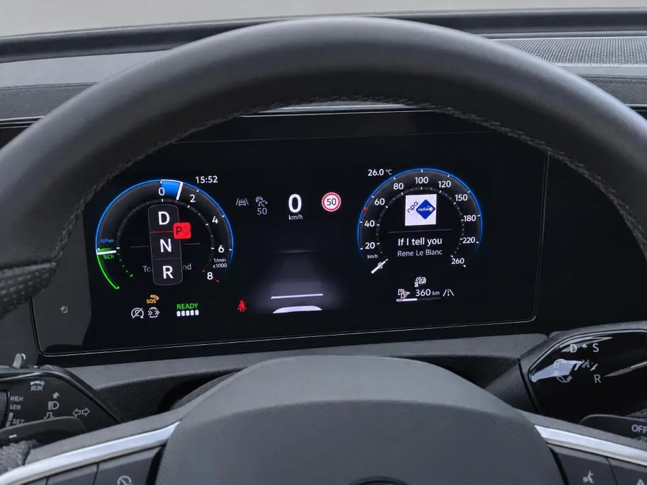 Volkswagen Tiguan 1.5eHybrid 200kW/272PK R-Line · Panoramadak · Trekhaak · 360°Camera + Parkeersensoren · Garantie t/m 20-07-2030 of 100000km.