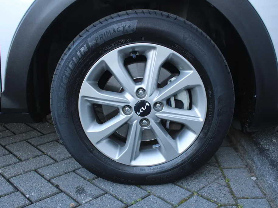 Kia Stonic 1.0 T-GDi MHEV DynamicLine | Navi | Clima | Cruise | Camera | 15' LM | Parkeersensor achter |