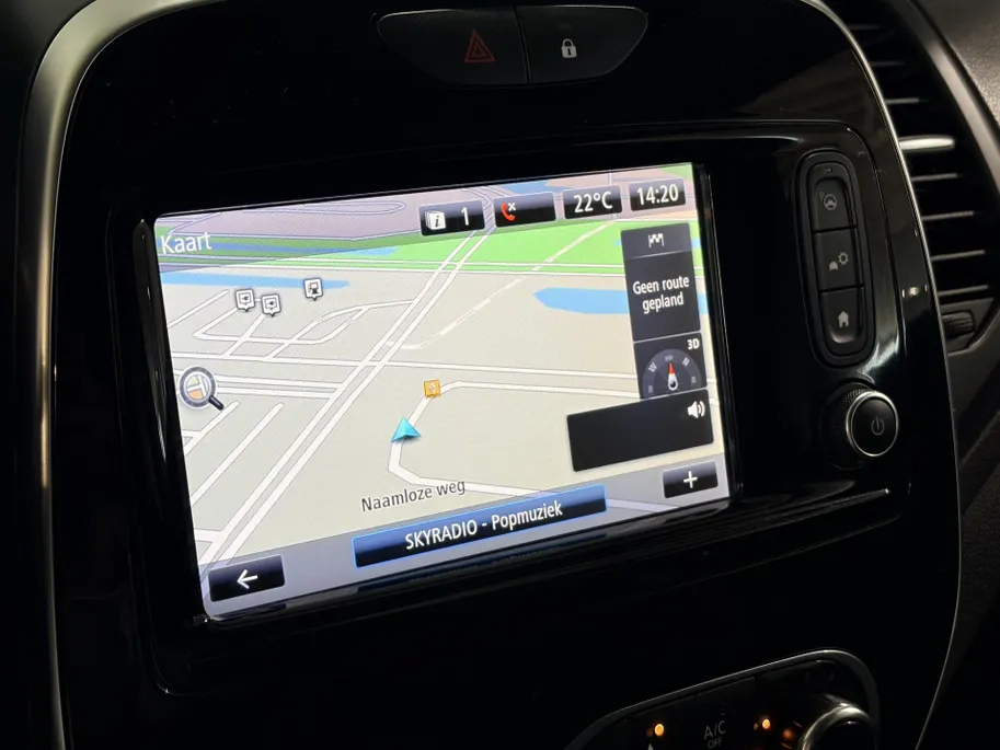 Renault Captur 120PK TCe Intens Automaat | Trekhaak | Navi | LM Velgen Hoogglans Zwart | Camera | Parkeersensoren | Full LED | Climate Control | Cruise Control | Keyless Entry | Elektrische Ramen & Spiegels | Licht & Regen Sensor |