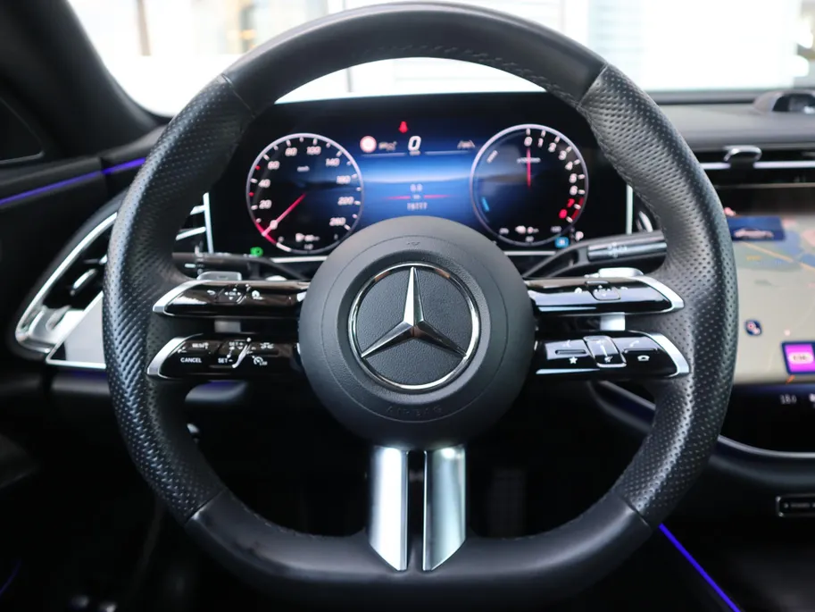Mercedes-Benz E-Klasse 300 e 4MATIC Exclusive Line l Nightpakket l Memory l Digital light