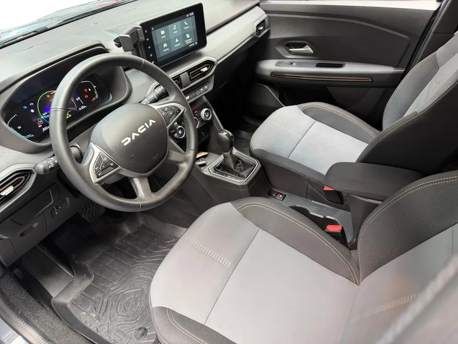 Dacia Jogger 1.6 Hybrid 140 Extreme 7p. ZUINIG | RUIM | Stoelverwarming | Climate control | Carplay |