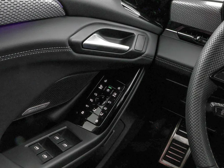 Audi A6 e-tron S edition 83 kWh 286pk · SOH 99,5% · Panoramadak · Luchtvering · Camera · SONOS Sound · Head-Up Display · Elek. Achterklep · Stoelverwarming · Garantie t/m 06-10-2030 of 100.000km