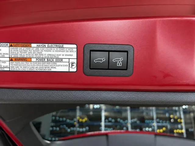 Toyota Corolla Cross 2.0 HP Hybrid Launch Edition | Panoramadak | All Seasons
