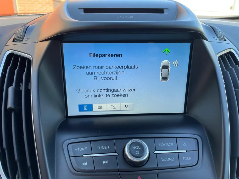 Ford Grand C-Max 1.0 Titanium 7Pers. | Navigatie | Voorruitverwarming | Stoelverwarming | Privacy Glass | Cruise Control | 17|  Velgen | Parkeersensoren voor en achter | Parkeerassistent | Zonneschermen