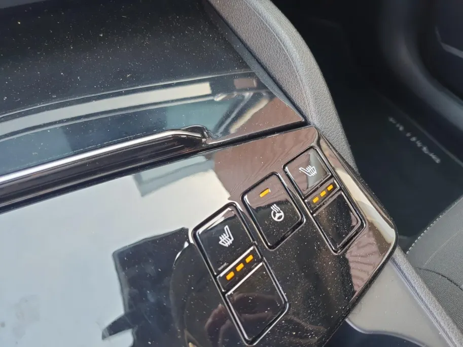 Kia Sportage 1.6T AWD Plug-In Hybride DynamicPlusLine | Stoel en stuurverwarming | Rondom Camera | Elektrisch bedienbare voorstoelen | Panorama schuifdak |