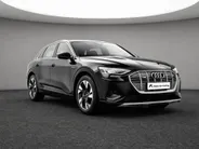 Audi e-tron 55 quattro 95 kWh 408pk S Edition · SOH 96,8% · Camera · Luchtvering · Afneembare Trekhaak · Head-Up Display · Elek. Achterklep · Stoelverwarming · 20'Velgen · EXTRA INRUILKORTING ·