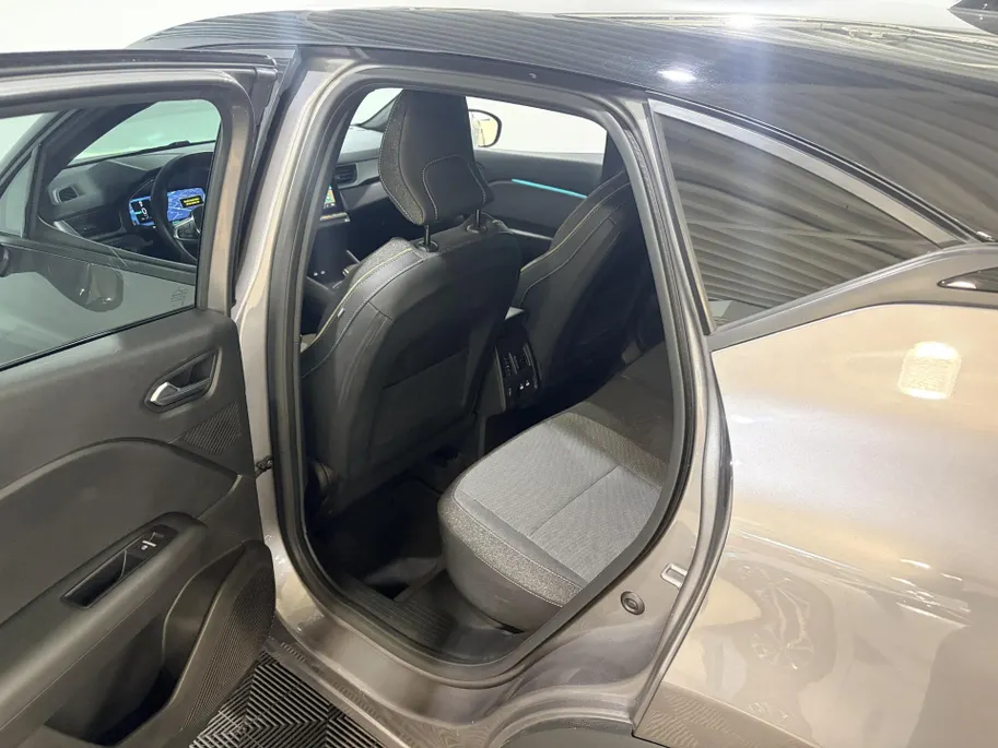 Renault Captur 145PK E-Tech Full Hybrid Techno Automaat | Navi | Camera | Parkeersensoren | Apple CarPlay/Android Auto | Adaptive Cruise Control | Digital Cockpit | Lichtmetalen Velgen | Full LED |