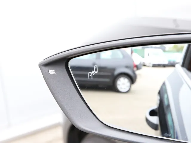 SEAT Arona 1.0 TSI FR 110 PK 110 PK | 6 Versnellingen | CRUISE | NAVI | PDC