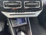 Renault 5 urban range techno 40 kWh AUTOMAAT NAVI AIRCO CAMERA CRUISE CONTROLE APPLE CARPLAY ANDROID AUTO LM VELGEN STOELVERWARMING STUURVERWARMING ZEER MOOIE AUTO DEALER ONDERHOUDEN