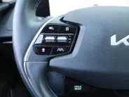 Kia EV6 Plus 77.4 kWh | Stuur-/stoelverwarming + ventilatie | Elektr. stoelverstelling + achterklep | Warmtepomp | 19" LM | Camera | LED |
