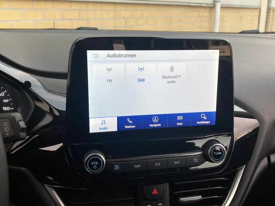 Ford Fiesta 1.0 EcoBoost 100 pk Titanium 5-deurs Navigatie - Apple Carplay/ Android Auto - Active Park Assist