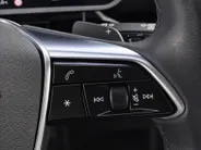 Audi e-tron 55 quattro edition 300kW/408PK 95 kWh · Panoramadak · Trekhaak · Stoelverwarming ·