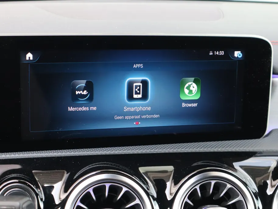 Mercedes-Benz CLA 180 Business Solution AMG l Keyless l Achteruitrijcamera l Stoelverwarming l Ambiente lichtpakket