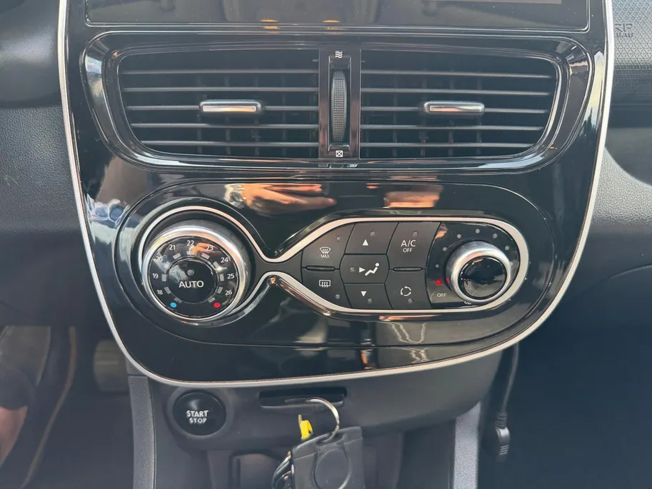 Renault Clio Estate 0.9 TCe Limited | Trekhaak | Parkeersensoren | Navigatie | Bluetooth | Cruise & Climate Control | Onderhoudshistorie | 12 Maanden BOVAG Garantie
