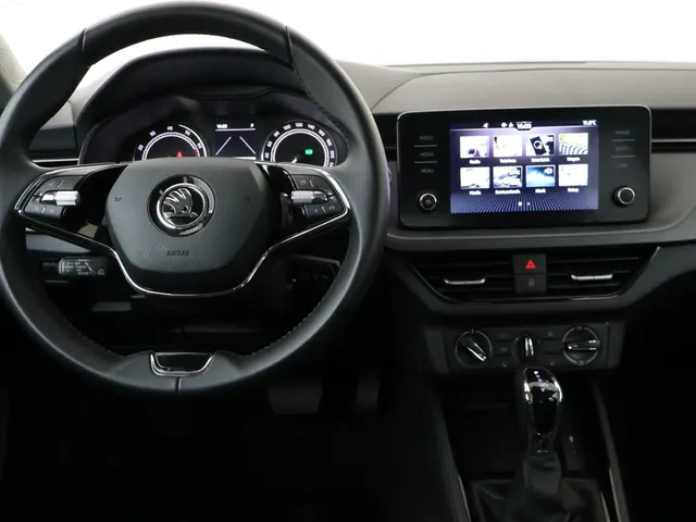Škoda Kamiq 1.0 TSI Ambition Apple CarPlay | Android Auto