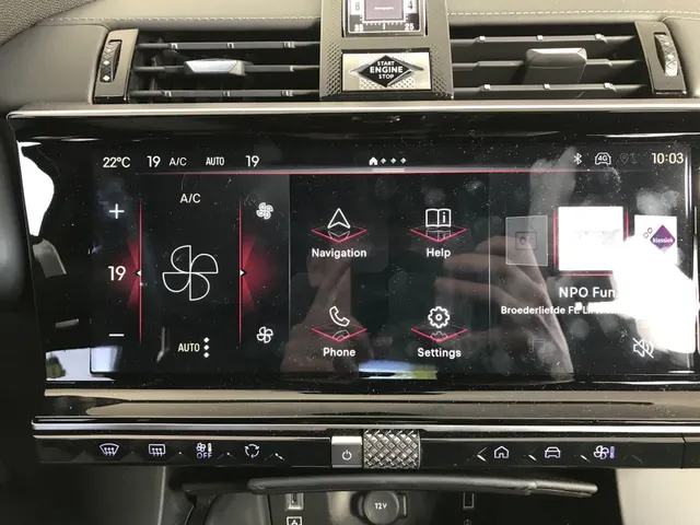 DS 7 1.6 PHEV 300 4x4 Pallas