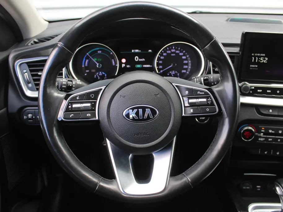 Kia Ceed Sportswagon 1.6 GDI PHEV DynamicPlusLine | Trekhaak | Stuur-/stoelverwarming | Plug-in | 16" LM | Clima | Camera | Cruise adapt. | Navi | LED |