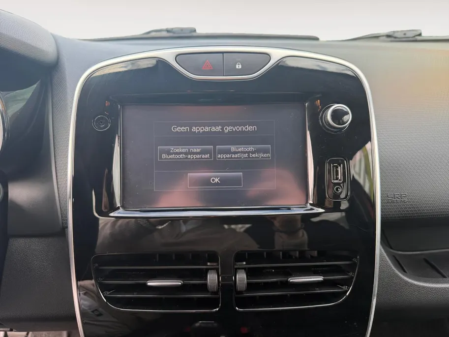 Renault Clio Estate 0.9 TCe Limited | Camera | Parkeersensoren | Bluetooth | Navigatie | All Season Banden | Dealer Onderhouden | 12 Maanden BOVAG Garantie