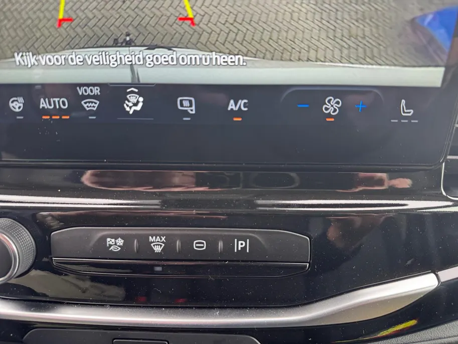 Ford Transit 350 2.0 TDCI L2H2 Trend 130 pk FWD | BPM-VRIJ | Achteruitrijcamera | Trekhaak | Verwarmde bestuurdersstoel en bijrijdersbank | Cruise Control