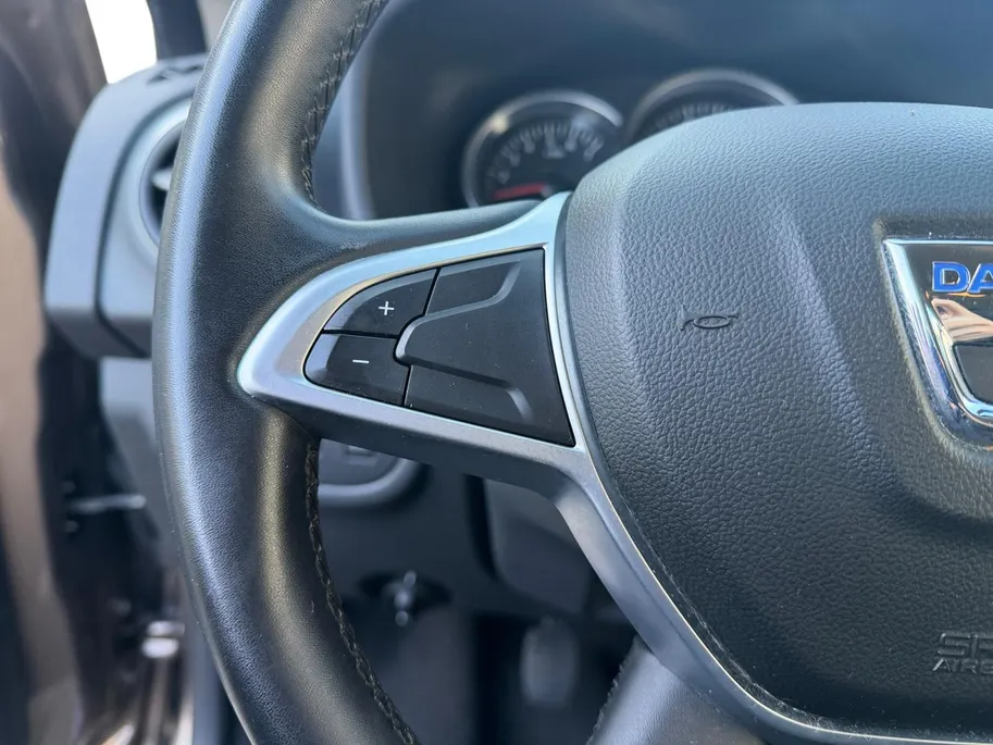 Dacia Logan MCV 0.9 TCe Laureate | 100% onderhouden | Elektr. ramen voor | Airco | Parkeersensor achter | Trekhaak | DAB | Bluetooth | Cruise control | Bovag garantie |