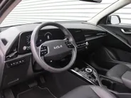 Kia Niro 1.6 GDi Hybrid DynamicPlusLine | Trekhaak | BTW Auto | Schuifdak | Stuur-/stoelverwarming | Cruise adapt. | Camera | Clima | Leer | HUD | LED | 16' LM |