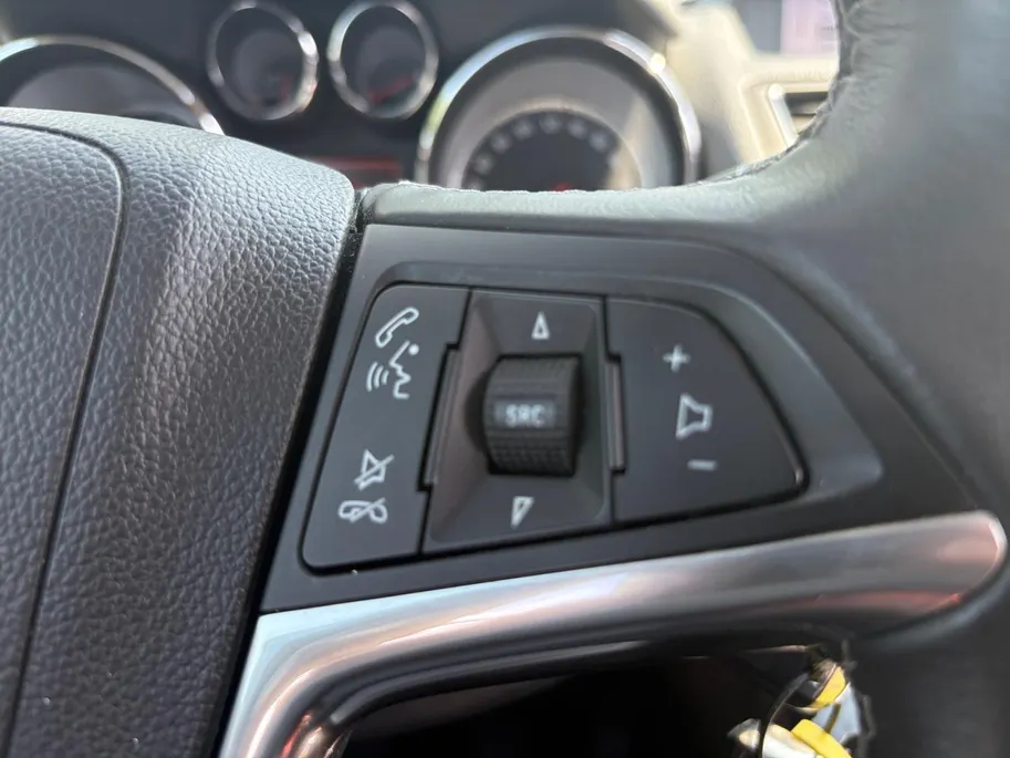 Opel Mokka 1.4 T Cosmo |Winterpakket 2| Achteruitrijcamera|Elektrisch schuif-/kanteldak|Comfortstoel (AGR)| 12 maanden bovag garantie|