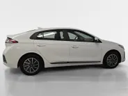 Hyundai IONIQ Comfort EV 38 kWh AUTOMAAT NAVI AIRCO CAMERA CRUISE CONTROLE STOELVERWARMING STUURVERWARMING APPLE CARPLAY ANDROID AUTO ZEER MOOIE AUTO