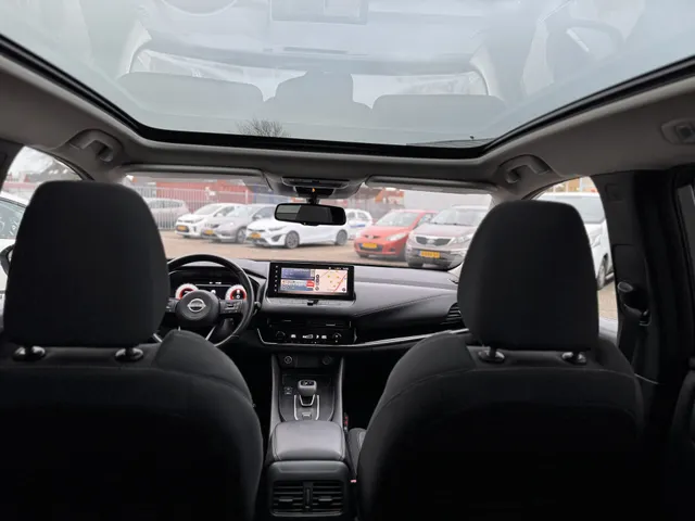 Nissan QASHQAI 1.3 MHEV Xtronic N-Connecta Panodak