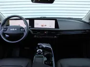 Kia EV6 Plus 77.4 kWh | Stuur-/stoelverwarming + ventilatie | Elektr. stoelverstelling + achterklep | Warmtepomp | 19" LM | Camera | LED |