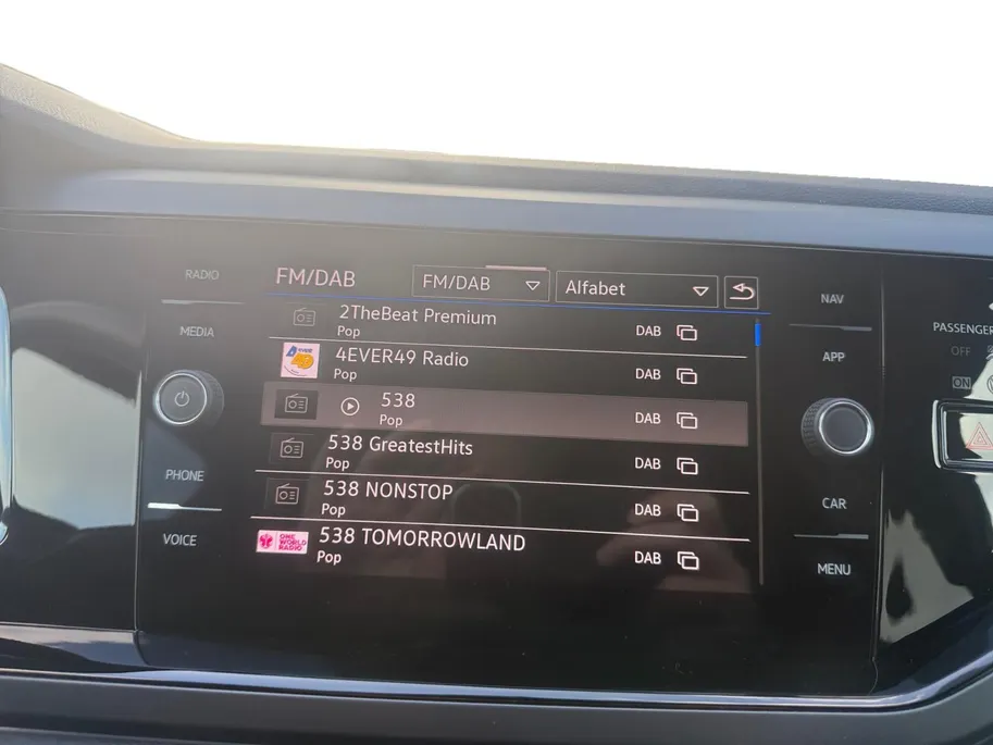 Volkswagen Taigo 1.0 TSI R-Line | Automaat | Camera | Climate Control | Apple Carplay/Android Auto | Keyless | Sportstoelen | R-Pakket