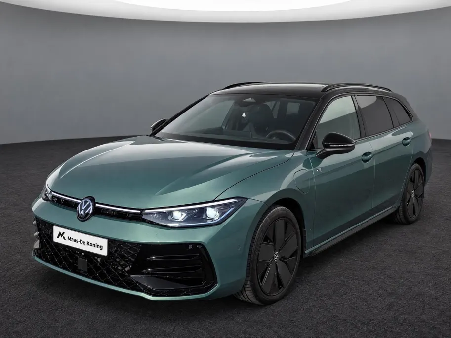 Volkswagen Passat Variant 1.5eHybrid 272PK R-Line Black Style Plus · Leder · Harman Kardon · Trekhaak ·  Alcantara hemelbekleding · 360°Camera + Parkeersensoren · Garantie t/m 21-01-2031 of 100.000km