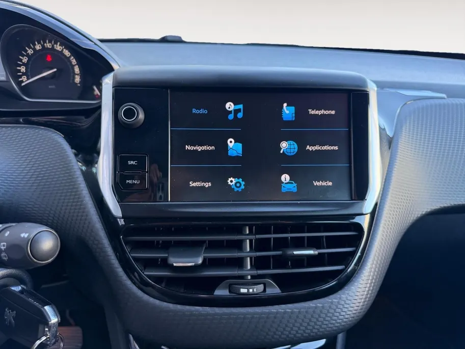 Peugeot 208 1.2 PureTech Allure Automaat | Climate / CruiseControl | All Season banden | 12 Maanden garantie!