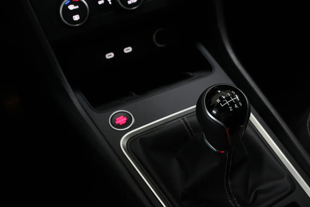 SEAT Ateca 1.5 TSI Style Business Intense / NAVIGATIE / CAMERA / APPLE CARPLAY / ANDROID AUTO / FULL LED /