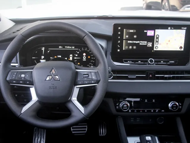 Mitsubishi Outlander 2.4i PHEV Instyle | voorraad korting €8000,-
