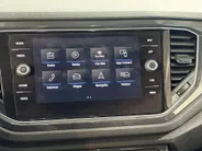 Volkswagen T-Roc 1.5 - 150PK TSI Sport | Digital Cockpit | Stoelverwarming | Navi | Apple CarPlay/Android Auto | Adaptive Cruise Control | Climate Control | Armsteun | Lichtmetalen Velgen |