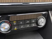 MG ZS EV MG Luxury 45 kWh SOH 91% | Navigatie | Schuifkanteldak | ACC | Leder interieur | Stoelverwarming |