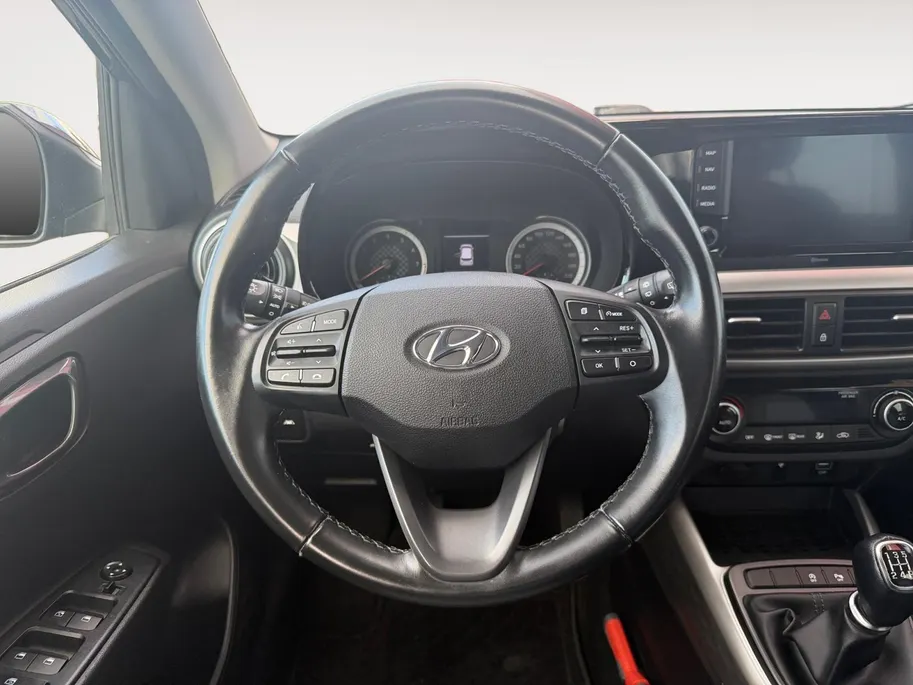 Hyundai i10 1.0 Premium | Navigatie| Parkeer sensoren| Camera| Cruise Controle| Metallic lak| Dealer onderhouden| Climate Controle