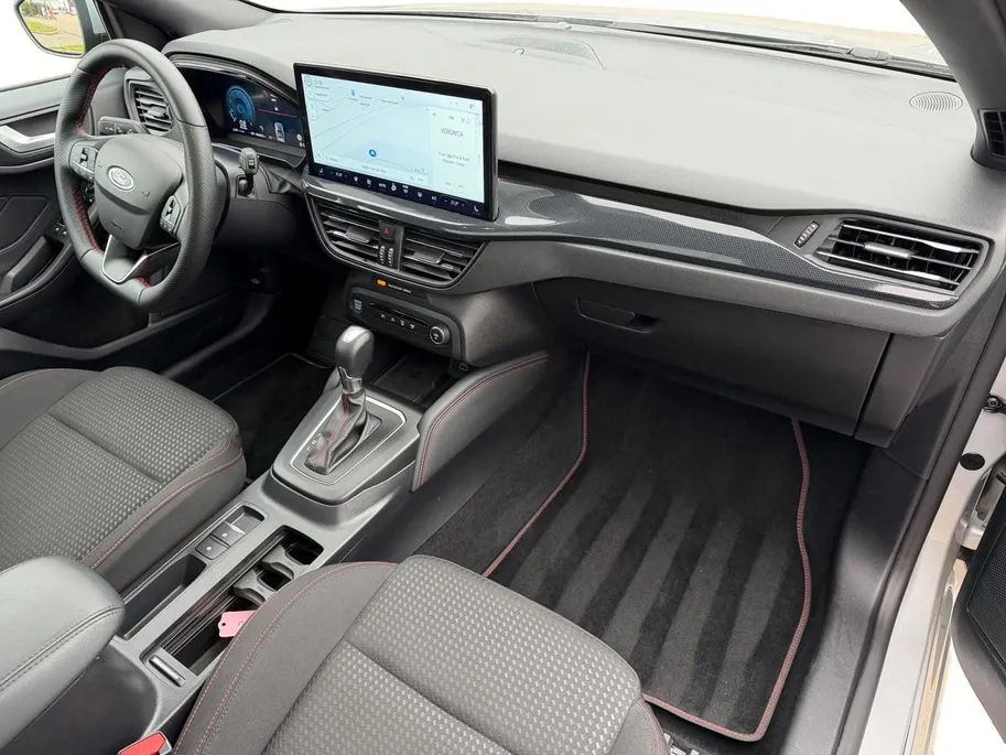Ford Focus Wagon 1.0 EcoBoost Hybrid ST Line X | 155 pk | Automaat | Adapt. cruise control | BLIS | Pano dak | Parkeersensoren voor en achter | Achteruitrijcamera | 17' lichtmetalen velgen | Privacy glas | Fabrieksgarantie |