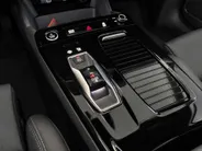 Audi Q6 e-tron Sportback Advanced edition 83 kWh 252 PK · Sportstoel lederen bekleding · Winterpakket · Trekhaak elek. wegklapbaar