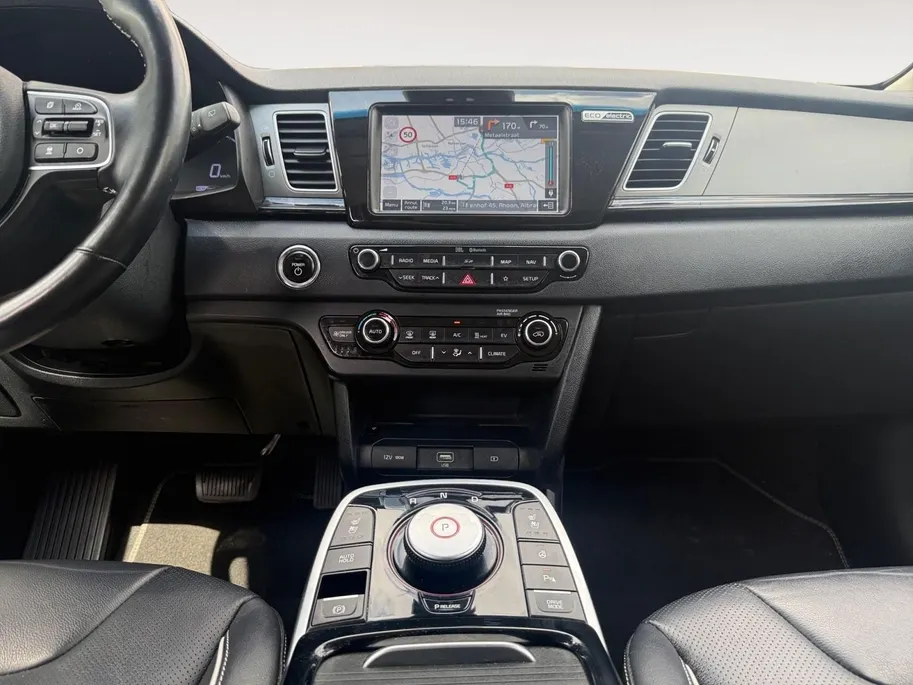 Kia e-Niro ExecutiveLine 64 kWh | Cruise Control | Climate Control | Camera | Navigatie | Stoelverwarming | Stoelventilatie | Stuurverwarming |