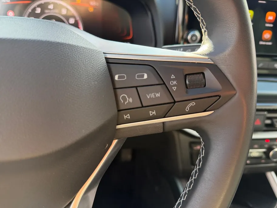 SEAT Arona 1.0 EcoTSI Xperience Business | Camera | Apple Carplay/Android Auto | Cruise Control | Keyless | Climate Control |