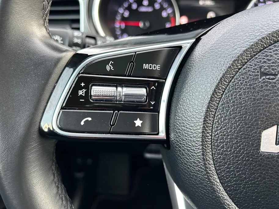 Kia Ceed Sportswagon 1.5 T-GDi DynamicLine | All-Seasonbanden | Apple Carplay / Android Auto | Navigatiesysteem | Parkeersensoren Voor + Achter | Parkeercamera Achter | Licht + Regensensor | Cruise Control | Climate Control | 16'Lichtmetalen velgen