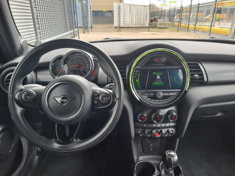 MINI Cooper Mini 1.5 Business Edition | Navigatie | Harman Kardon | Climate | Sensoren | Cruise