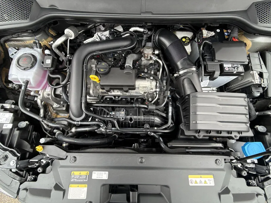 SEAT Arona FR Business Connect 1.0 EcoTSI 85 kW / 115 PK SUV 18 Inch | Trekhaak | Apple Carplay | Privatelease 497,-