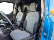 Ford E-Transit Cour. Limited 44 kWh | 1e eigenaar | Automaat | Trekhaak | Adapt. Cruise control | BLIS | Winter pack | Parkeersensoren voor en achter | Achteruitrijcamera | Navigatie | Apple carplay & Android auto | Fabrieksgarantie |