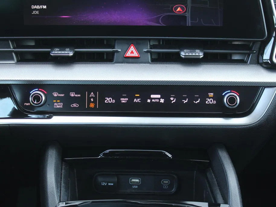 Kia Sportage 1.6 T-GDi Hybrid DynamicLine | Camera | Cruise adapt. | Navi | 17' LM | Clima v+a | LED | Apple Carplay/Android Auto |